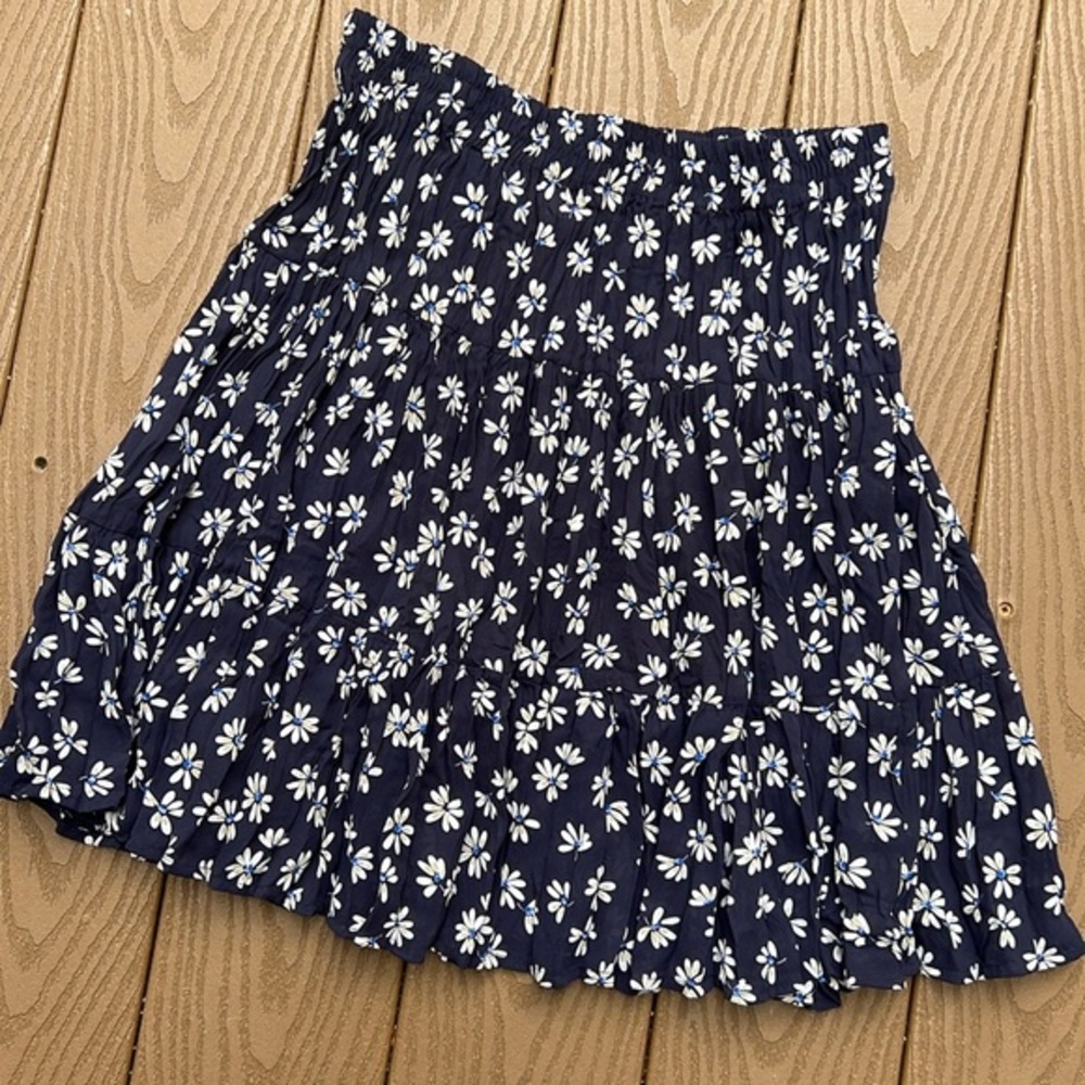 Express vintage 80’s boho white/blue daisies on navy ruffled mini skirt SZ M